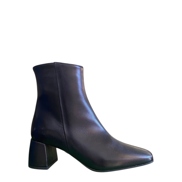 Stefano Stefani black leather boots 9630S-1