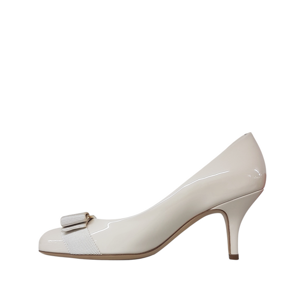 Ferragamo Bone Pump (Carla) 20% OFF     Just arrived !