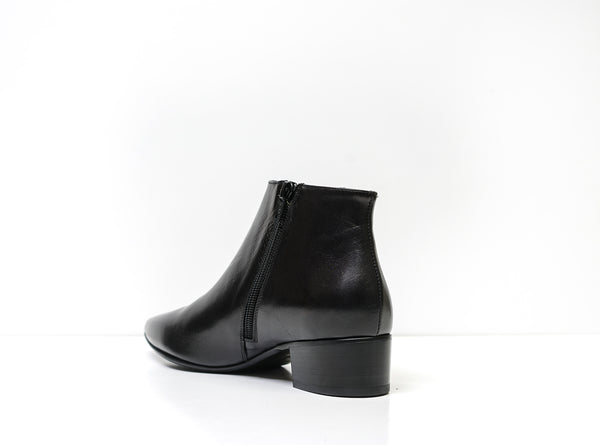 Fabio Rusconi Women's Black Leather Zip Ankle Boot F5539